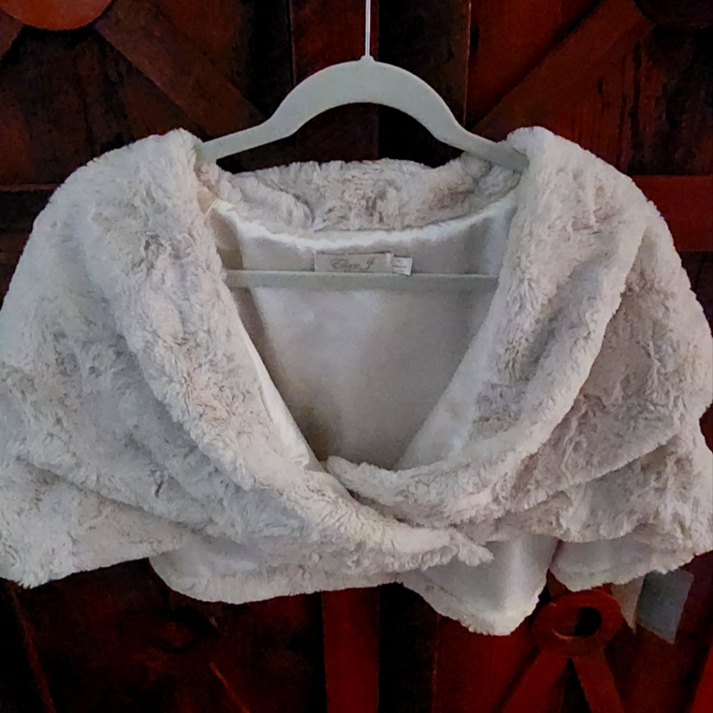 Eliza J Faux Fur Wrap Shawl